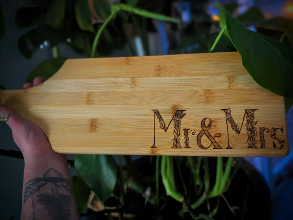 Mr & Mrs Serving Board Mr & Mrs Serving Board